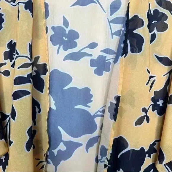 Kimono Sheer  Floral Yellow & Black Size MED/L - Picture 6 of 16